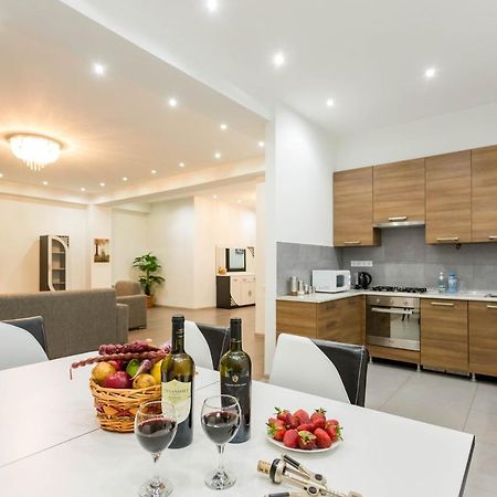 Apartment In The City Center Lll Tiflis Dış mekan fotoğraf