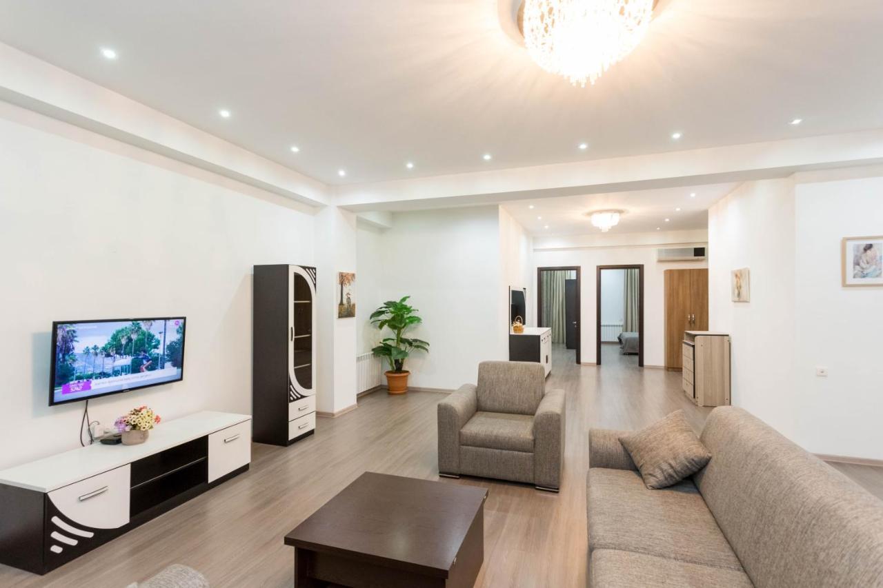 Apartment In The City Center Lll Tiflis Dış mekan fotoğraf