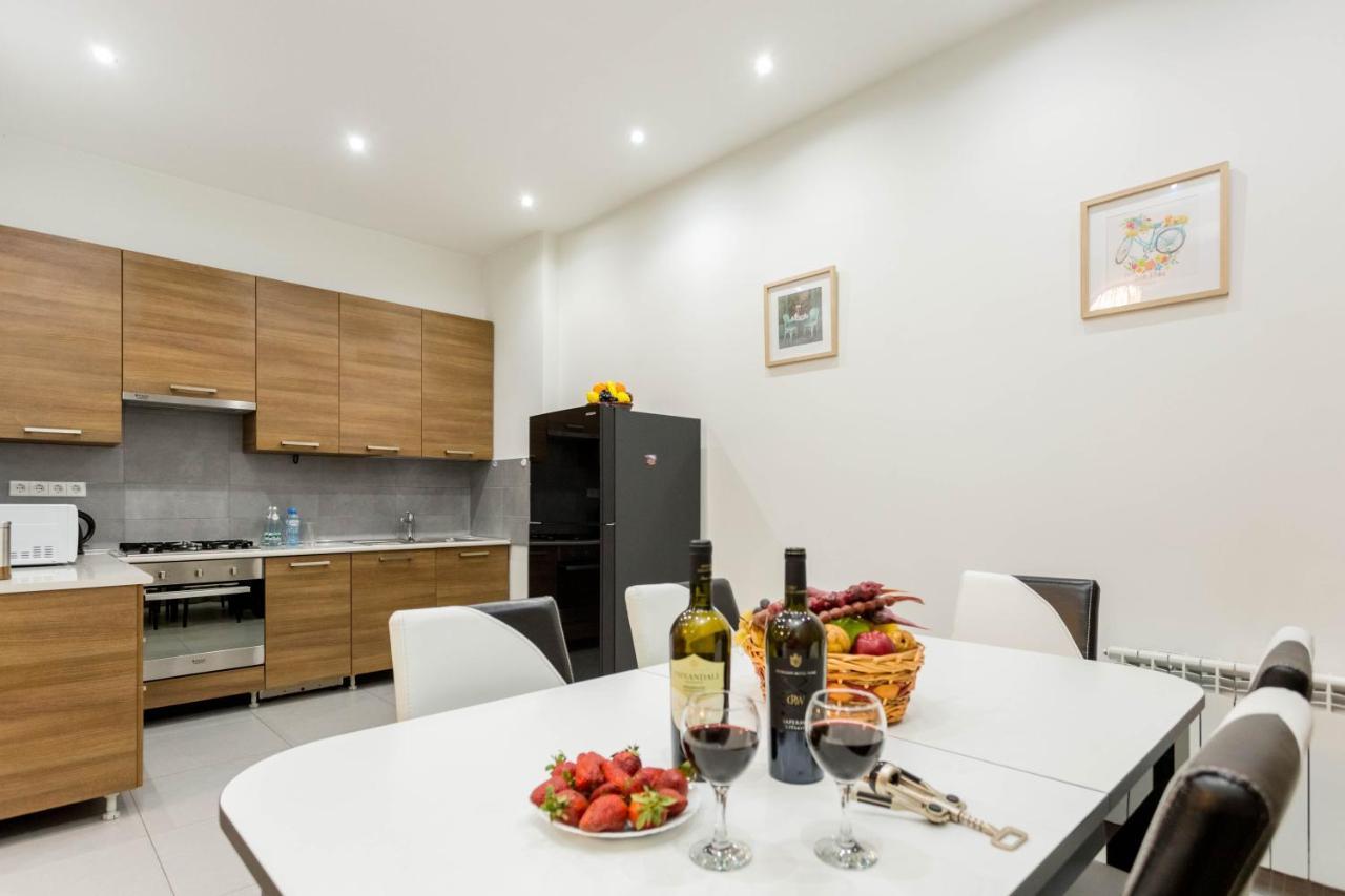 Apartment In The City Center Lll Tiflis Dış mekan fotoğraf