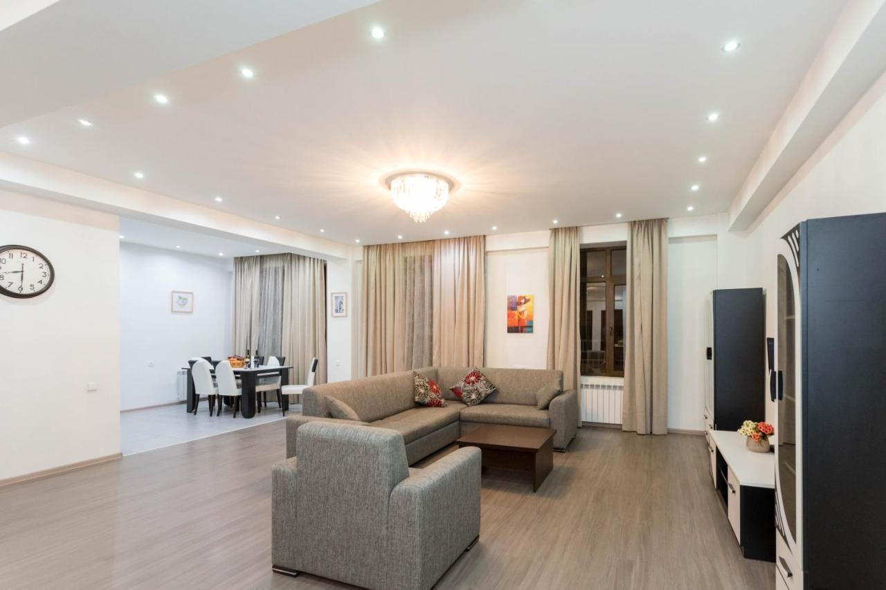 Apartment In The City Center Lll Tiflis Dış mekan fotoğraf